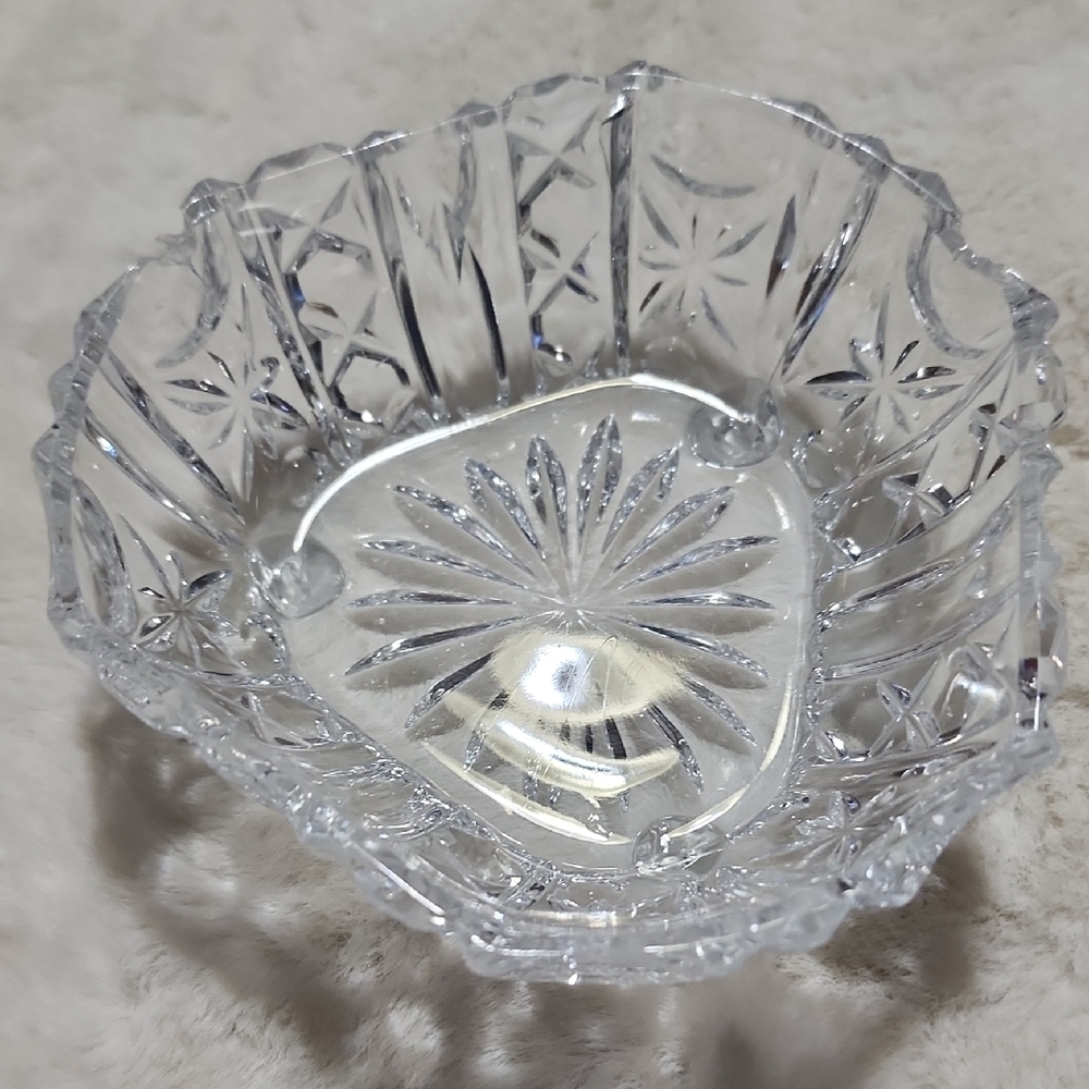 Elegant Clear Crystal Bowl